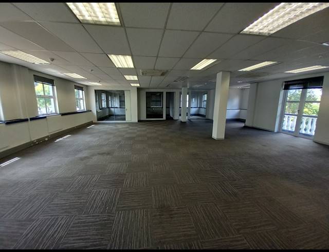 559M² OFFICE TO LET IN BRYANSTON